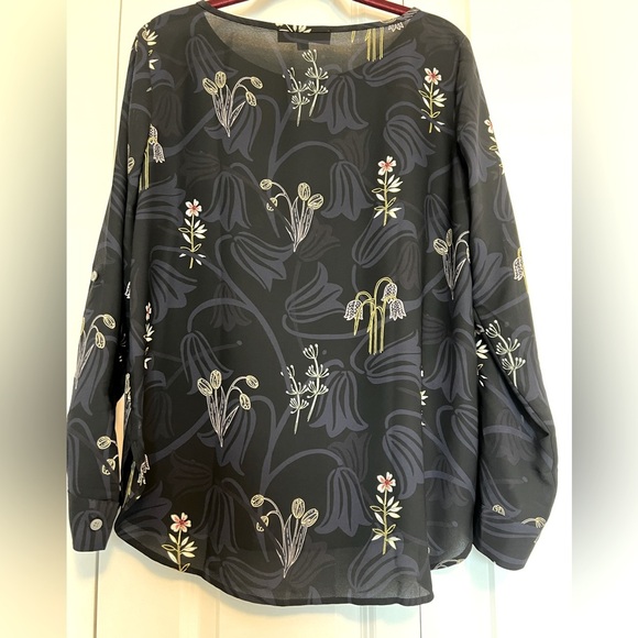 NWT ~ LOFT ~ Blue and black with flowers blouse - Picture 2 of 7